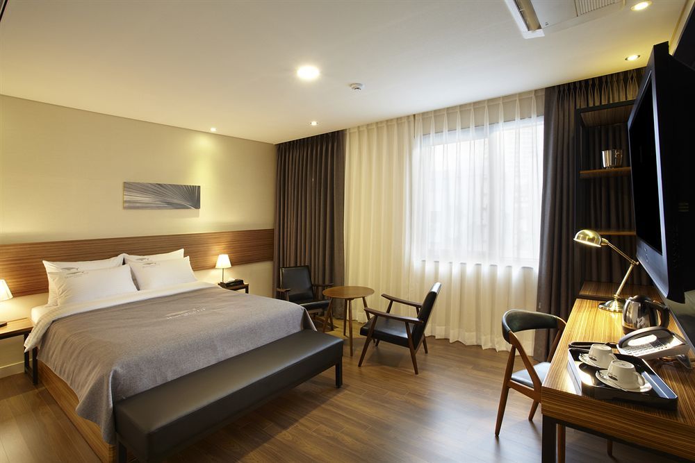 Cinema House Hotel In Busan Exteriör bild