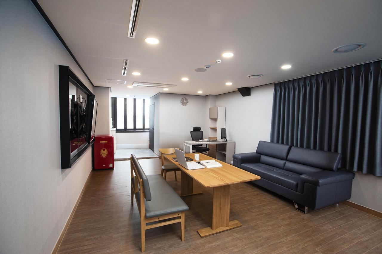 Cinema House Hotel In Busan Exteriör bild